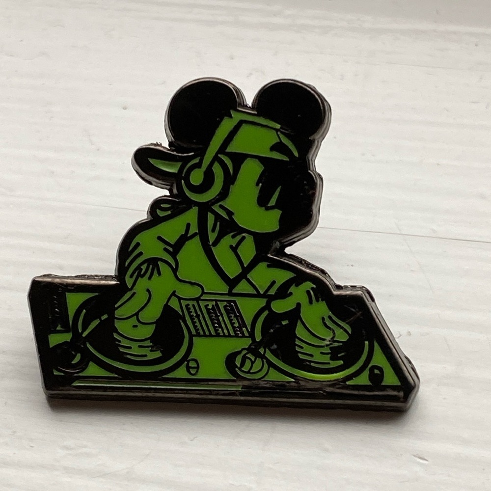 Mickey DJ Trading Pin